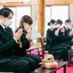 葬儀でマスク着用は失礼？マナーと色や柄の選び方を確認