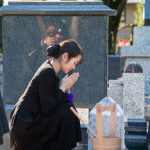 葬儀後の納骨はいつまでにするもの？時期や準備・費用を解説