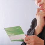 葬儀費用は誰が払う？費用負担の基本と注意点を解説